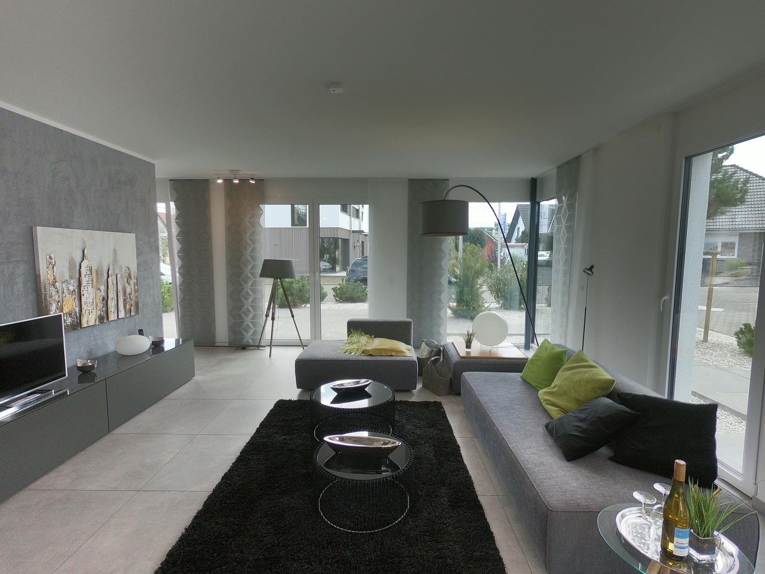 Ein Haus das mehr als 4 Wände ist...Sandro Zuschke 015783050607