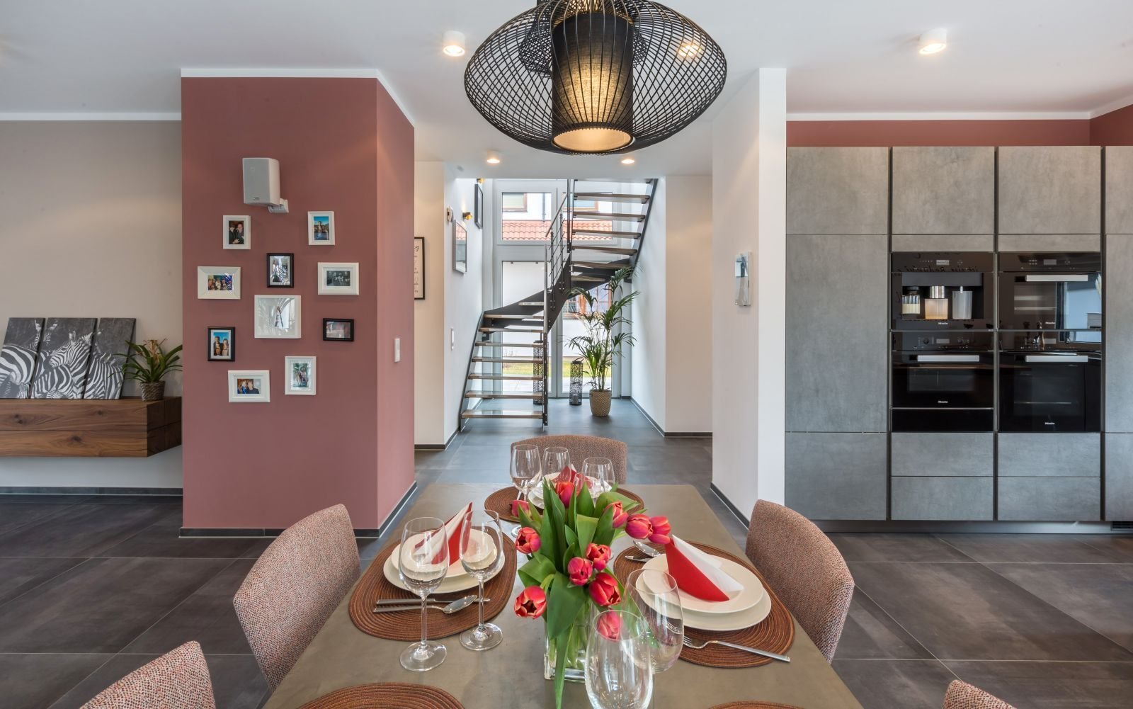 Architektur, die Persönlichkeit ausdrückt...015783050607