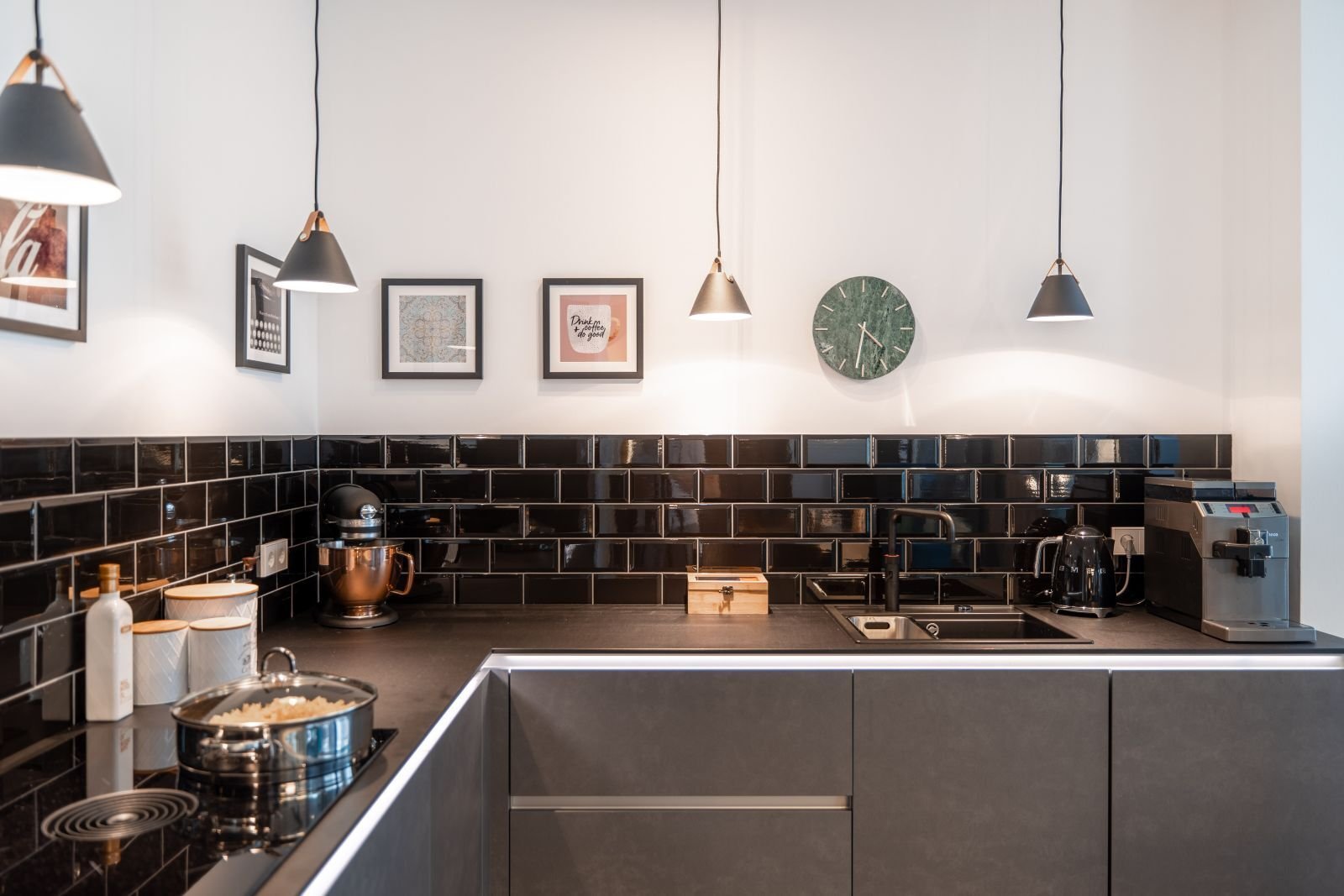 Reden oder liefern? – Dieses Haus liefert