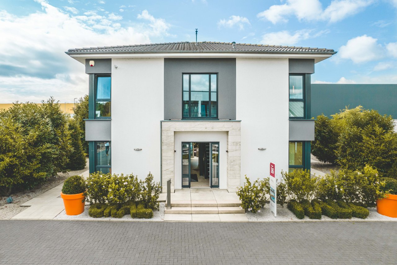 Dieses Haus ist perfekt und passt unglaublich gut zu ihnen und ist mit Grundstück berechnet !