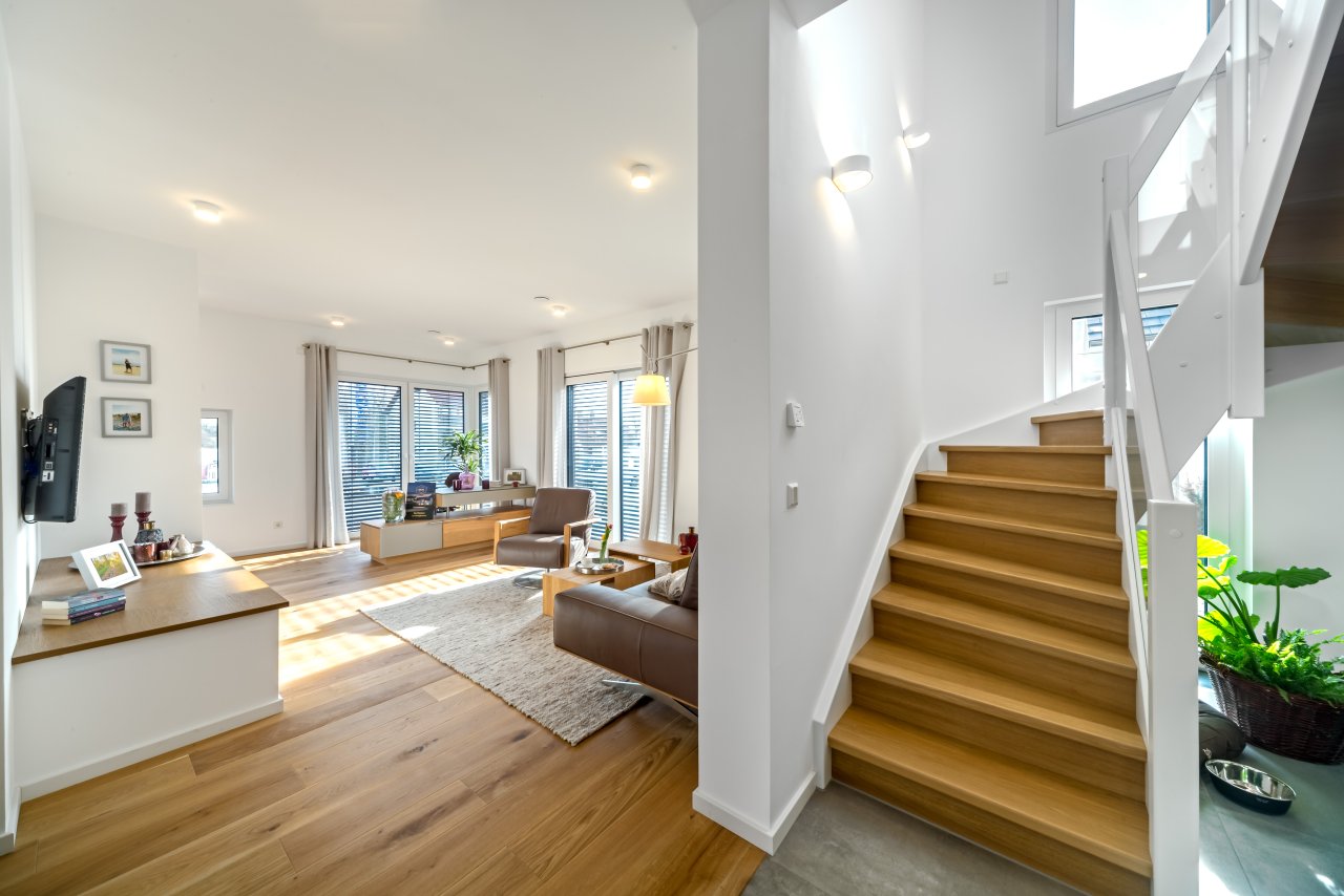 2 Familien in einem Haus ! Komplettpreis für beide Wohnungen und mit Grundstück berechnet ! 