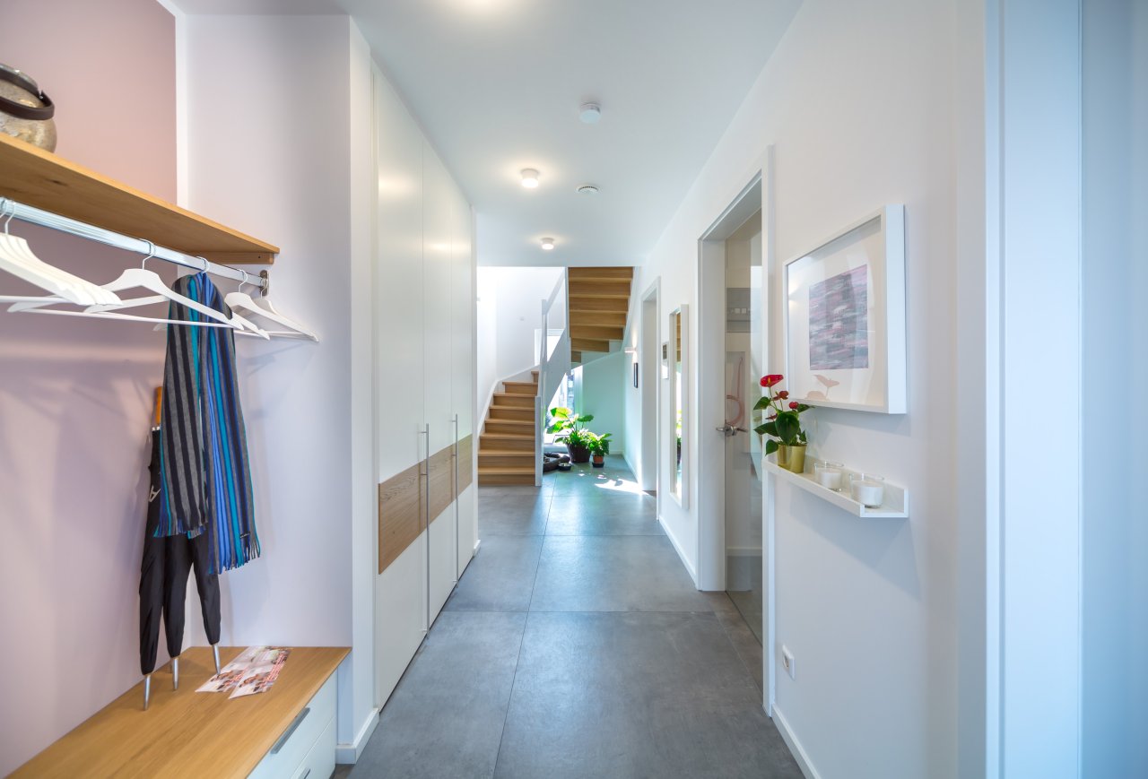 2 Familien in einem Haus ! Komplettpreis für beide Wohnungen und mit Grundstück berechnet ! 