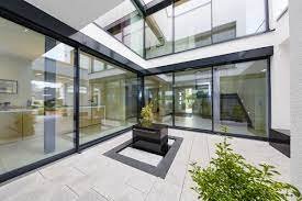 Viel Licht durch viel Glas im Haus ! Geniale Wohnlandschaft - sehen sie selbst ! Mit Grundstück berechnet !