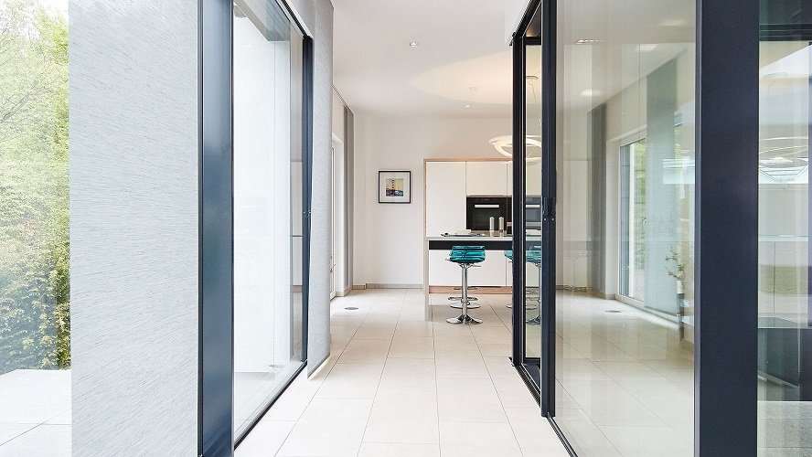 Besondere Architektur - Rückzugsort dank hinterem Grundstück und privatem Atrium