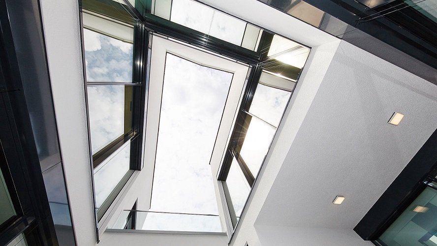 Besondere Architektur - Rückzugsort dank hinterem Grundstück und privatem Atrium