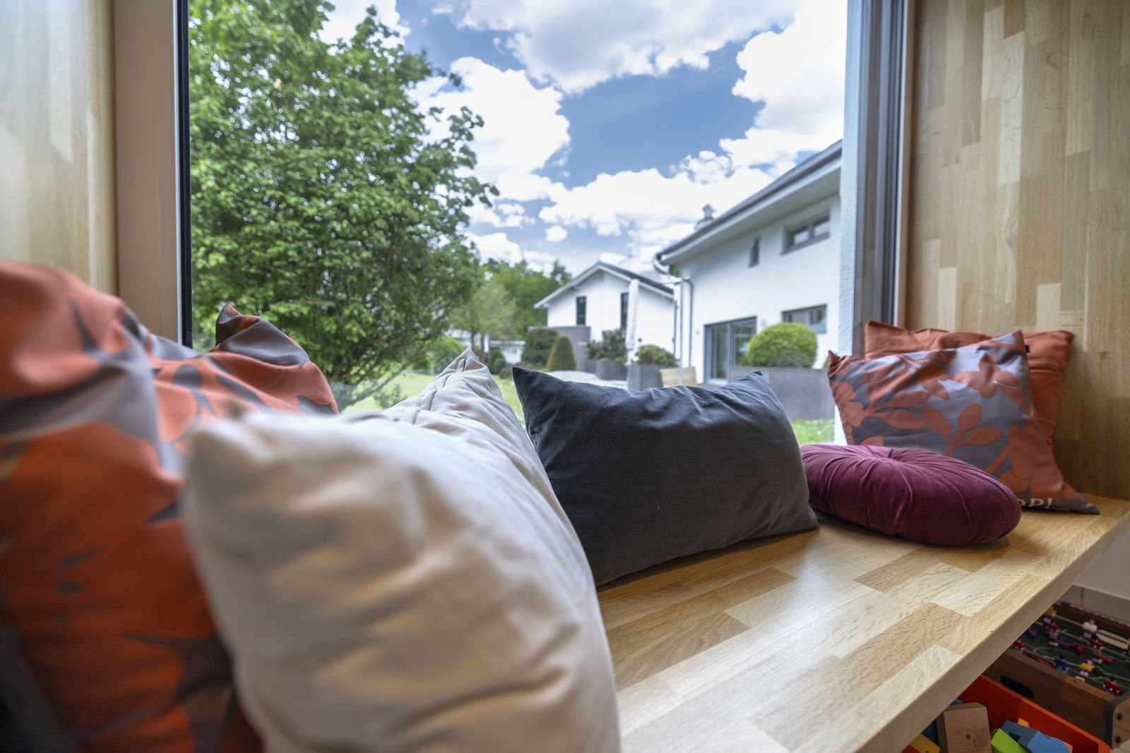 Einzigartiges Hauskonzept mit viel Licht und Helligkeit ! Mit Grundstück berechnet !