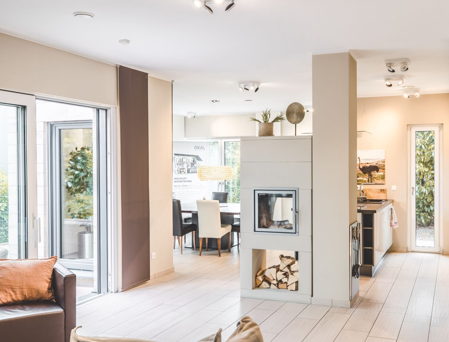 Ansicht Wohnzimmer/Esszimmer Ansicht Wohnzimmer/Esszimmer