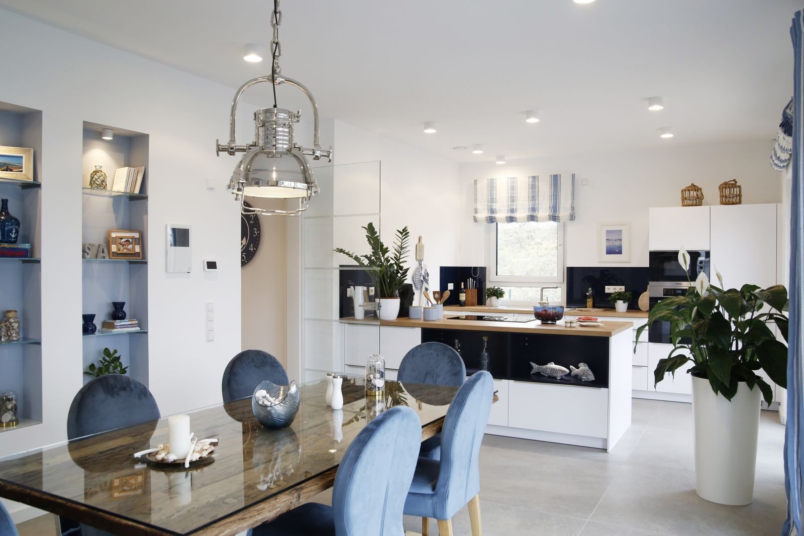 Ansicht Esszimmer/Küche Ansicht Esszimmer/Küche