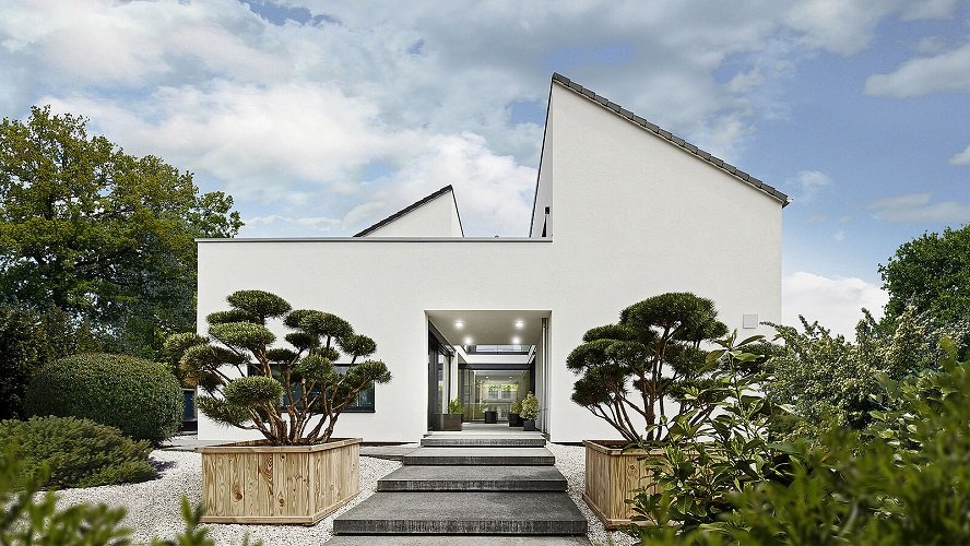Berlin: Besondere Architektur - Rückzugsort dank hinterem Grundstück und privatem Atrium 