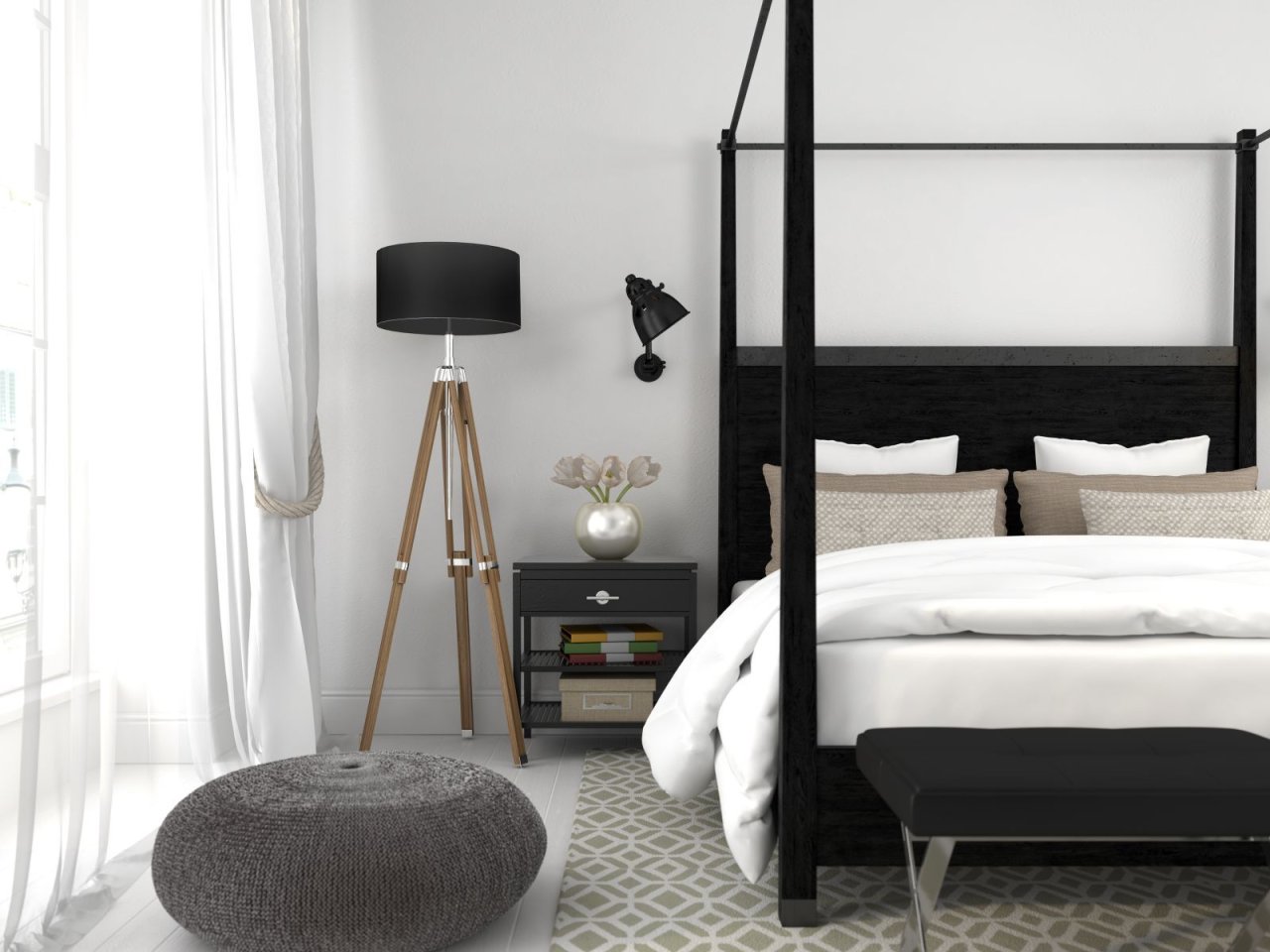 Schlafzimmer mit Himmelbett und Stehleuchte